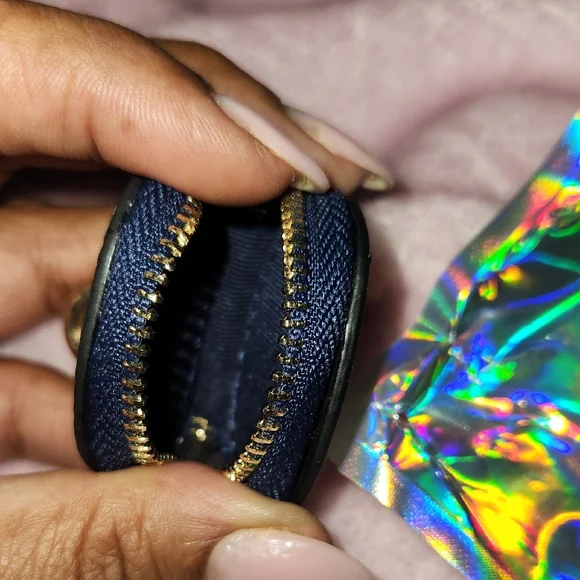 Hello Kitty White and Red Coin Purse - Picture 6 of 6